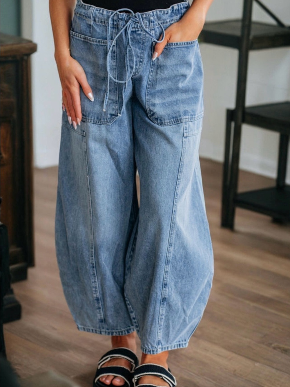 XoXo Barrel Cinched Jeans With Drawstring ✨